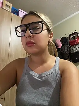 Miabonnett  online show from May 31, 1:22 am
