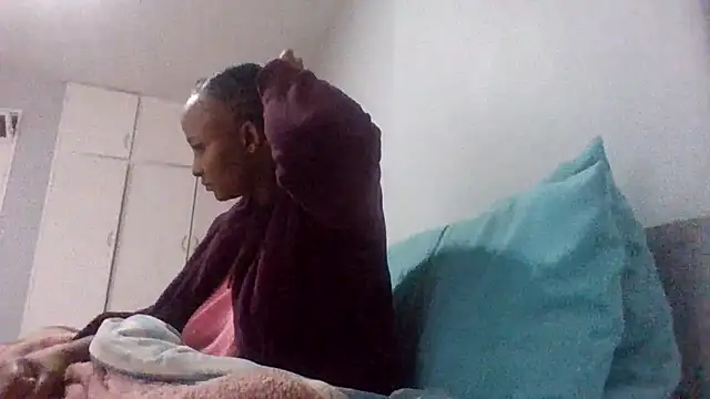 BabeAssXX online show from December 14, 5:13 am