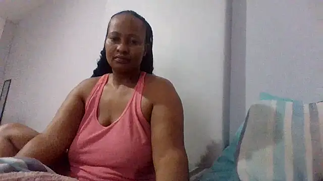 BabeAssXX online show from October 12, 5:43 am