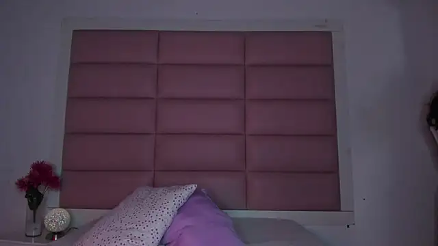 little-Emma online show from January 7, 3:10 am