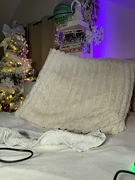 JezzyHill online show from December 13, 7:53 pm