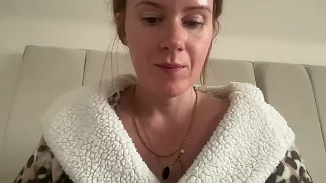 redheadrosie69 online show from September 17, 10:24 am