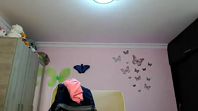 caroline jonson online show from October 6, 8:35 pm