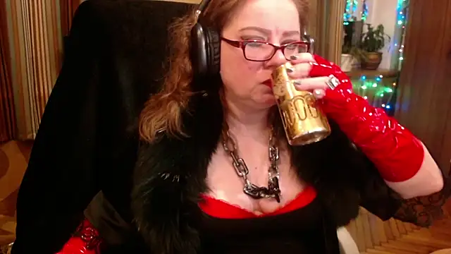 Snapshot of Miss_Tress chatting on October 17, 6:44 pm Miss Tress online show from October 17, 6:44 pm