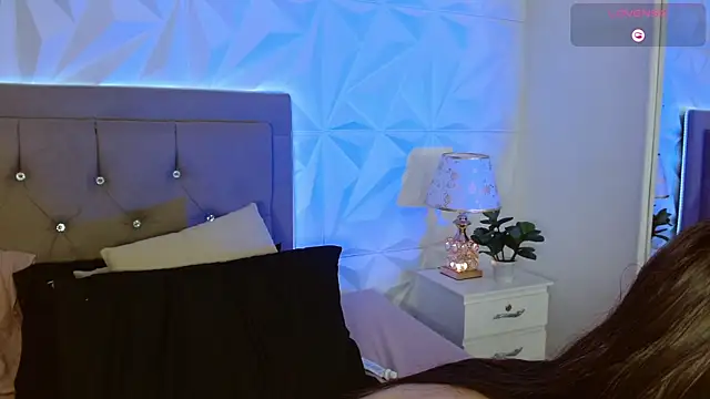 Gwen drew online show from September 21, 2:05 pm