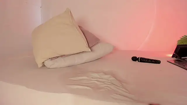 AllisonRoberts  online show from October 28, 11:16 am