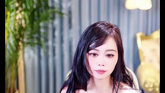 lily-Olivia online show from May 14, 1:17 pm