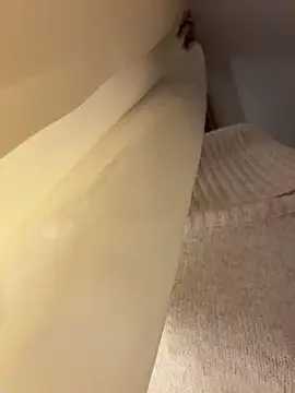 KimArts online show from December 1, 10:45 pm