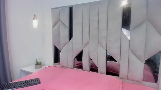 Snapshot of Malu_M chatting on September 22, 11:30 am Malu M online show from September 22, 11:30 am