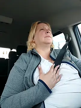 Snapshot of Icedcoffee2024 chatting on October 23, 5:19 pm Icedcoffee2024 online show from October 23, 5:19 pm