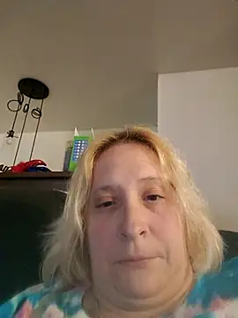 Snapshot of Icedcoffee2024 chatting on November 2, 1:20 am Icedcoffee2024 online show from November 2, 1:20 am