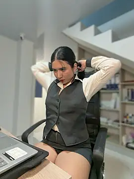 VAL PRINCESS online show from March 11, 12:15 am