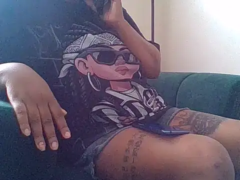 NATASHA LUCKY online show from March 31, 6:35 am