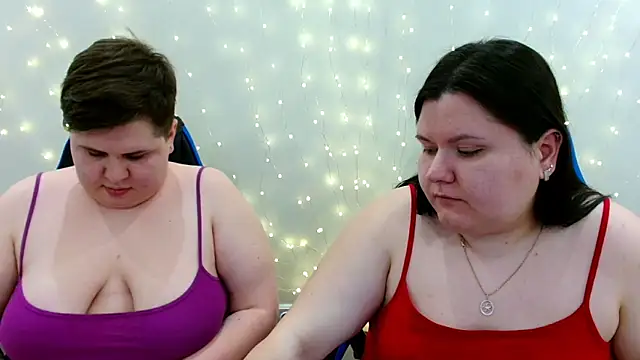 BeckyAndHellen online show from February 11, 6:20 pm