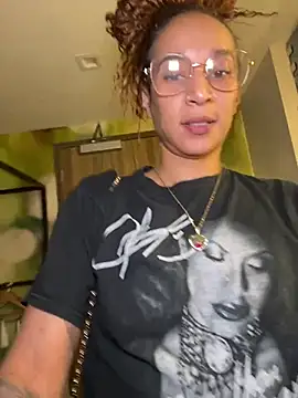 Shuggabutt online show from April 25, 5:54 pm