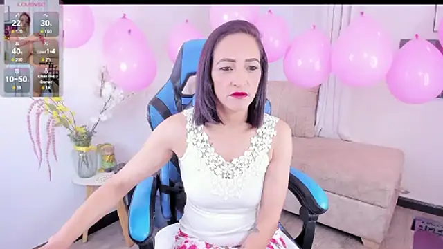 Snapshot of RUBY_AMOR77 chatting on October 9, 10:08 am RUBY AMOR77 online show from October 9, 10:08 am