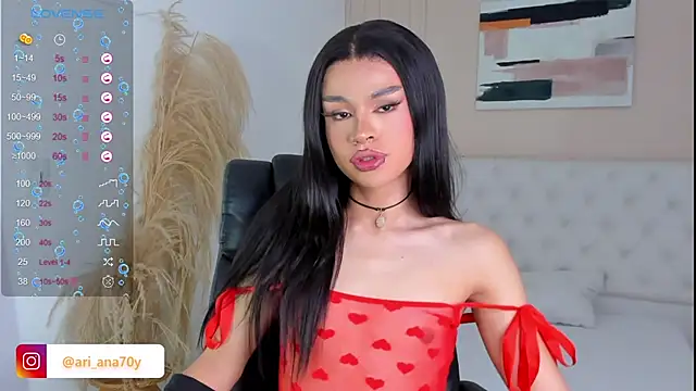Snapshot of LOISE-XX chatting on September 19, 5:28 am LOISE-XX online show from September 19, 5:28 am