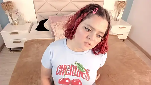 Twwiiggy online show from March 15, 2:46 am