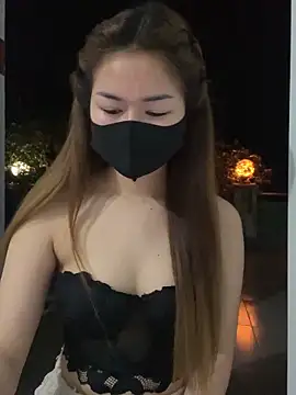 BabyThree  online show from November 9, 3:30 pm