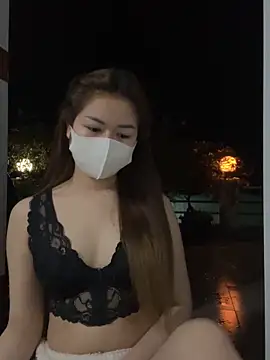 BabyThree  online show from November 1, 2:43 pm