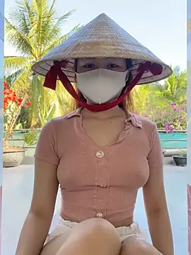 BabyThree  online show from February 3, 9:14 am