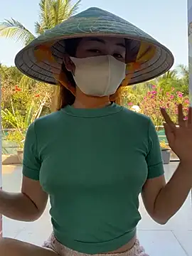 BabyThree  online show from March 13, 9:21 am