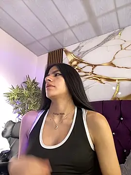 liss hot  online show from December 1, 9:39 pm