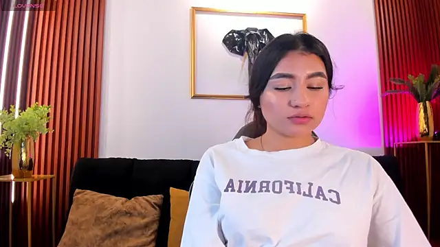 Zayda 1 online show from October 6, 8:46 pm