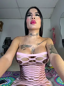 saragill323 online show from December 4, 2:47 am