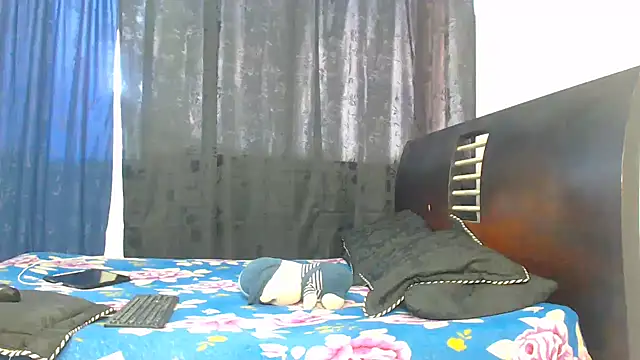 Hot Sharks  online show from November 15, 11:33 am