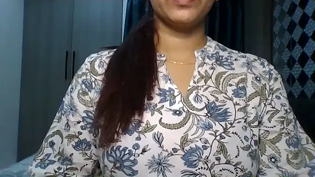sparkling queen online show from July 17, 6:07 am