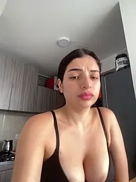 dakota le online show from April 10, 1:39 pm