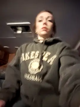 Genevieve143 online show from March 17, 12:14 am