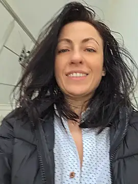 lovewildguy1 online show from April 14, 7:08 am