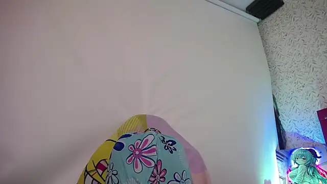 luly pink online show from February 26, 4:11 am