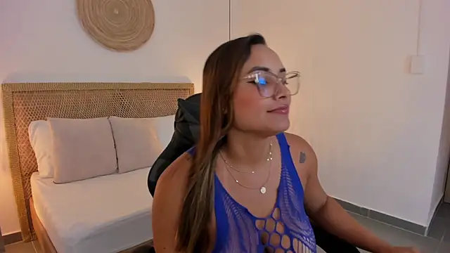 zoe danae  online show from May 28, 12:25 pm
