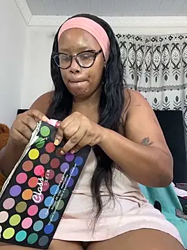 MimiCurves online show from June 2, 8:59 am