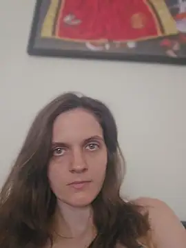 EllieDay online show from May 3, 1:25 pm