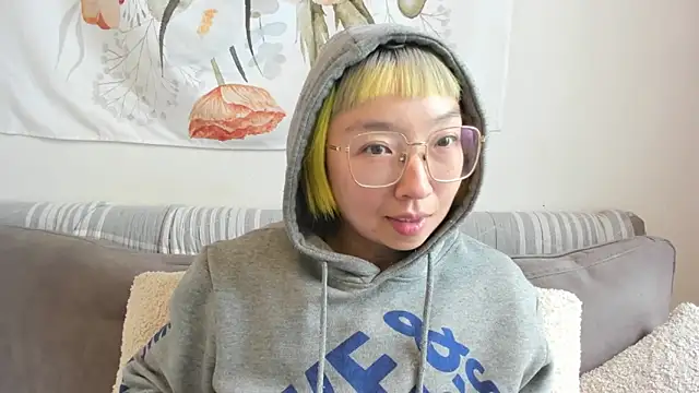 luxgray online show from April 13, 7:25 pm