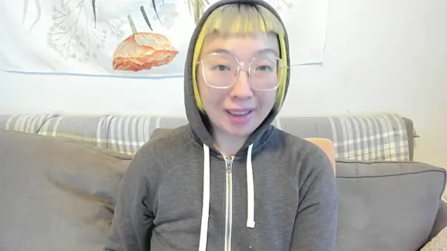 luxgray online show from March 29, 11:15 pm