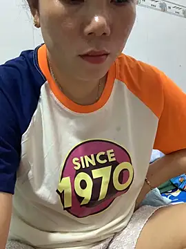 Baby-bigtits online show from November 19, 9:09 am