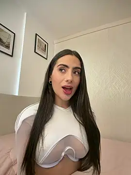 ValeryR  online show from April 16, 9:39 pm