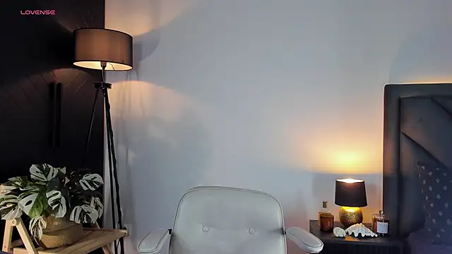 Snapshot of R_a_v_e_n chatting on October 15, 7:49 pm R a v e n online show from October 15, 7:49 pm