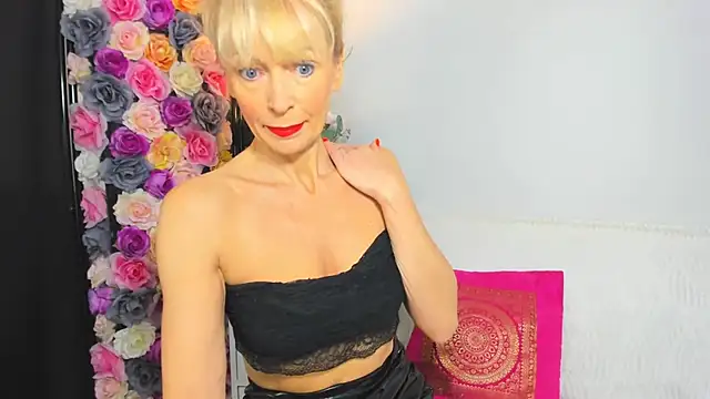 CrystalHotty online show from January 15, 4:46 pm