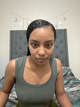 juicyyy323 online show from November 10, 6:30 am