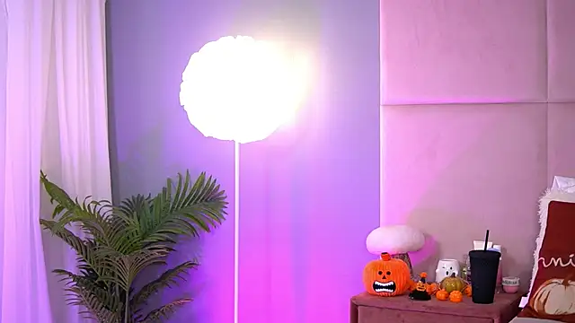 AlmaLuv online show from November 10, 4:51 am