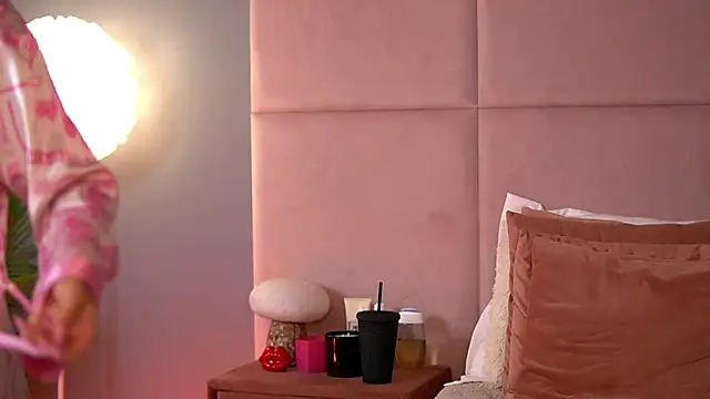 AlmaLuv online show from April 3, 3:26 am