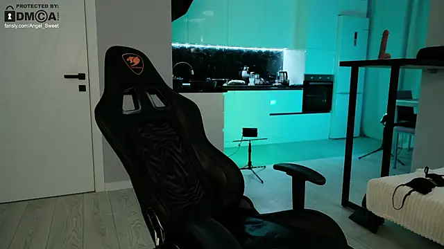 sweettooth21 online show from October 8, 8:46 pm