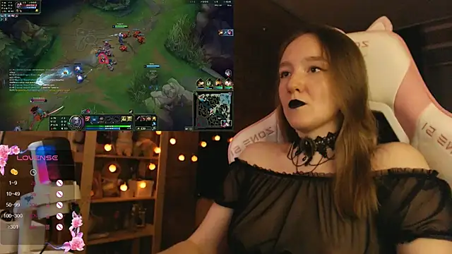 MoonlishSiren online show from October 31, 6:12 pm