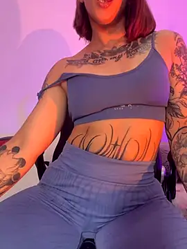 ValenGray online show from November 6, 1:06 pm